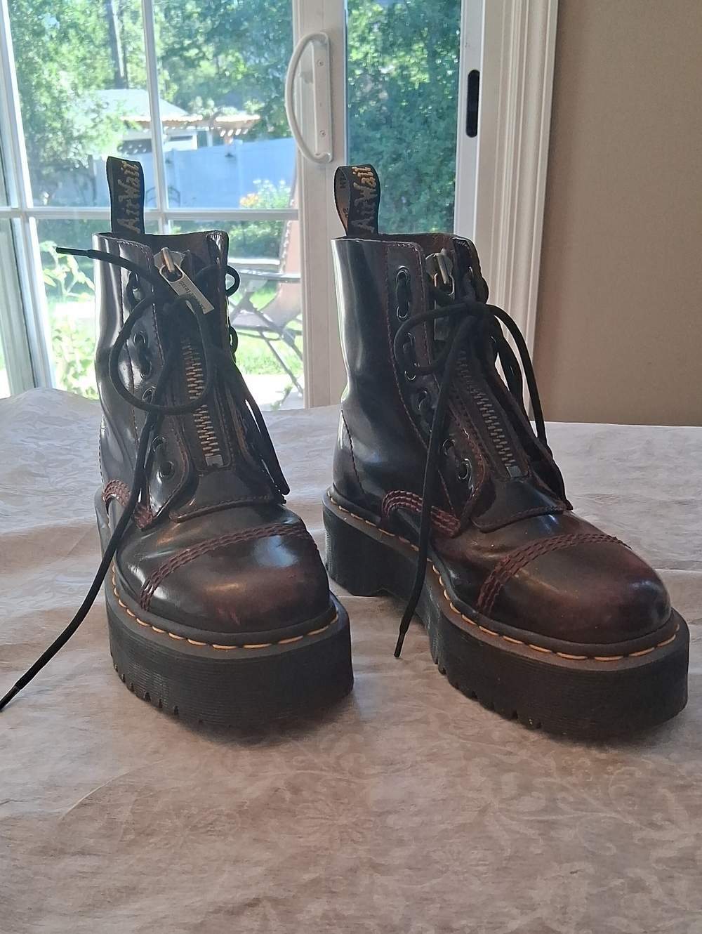 Dr. Martens Sinclair Boot Womens US 8.5 Milled Cherry  Napa Leather Platform